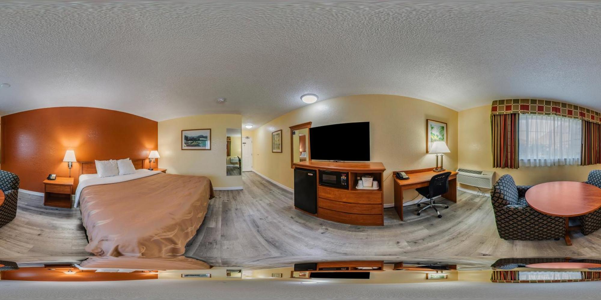 Quality Inn & Suites Medford Airport Exteriör bild